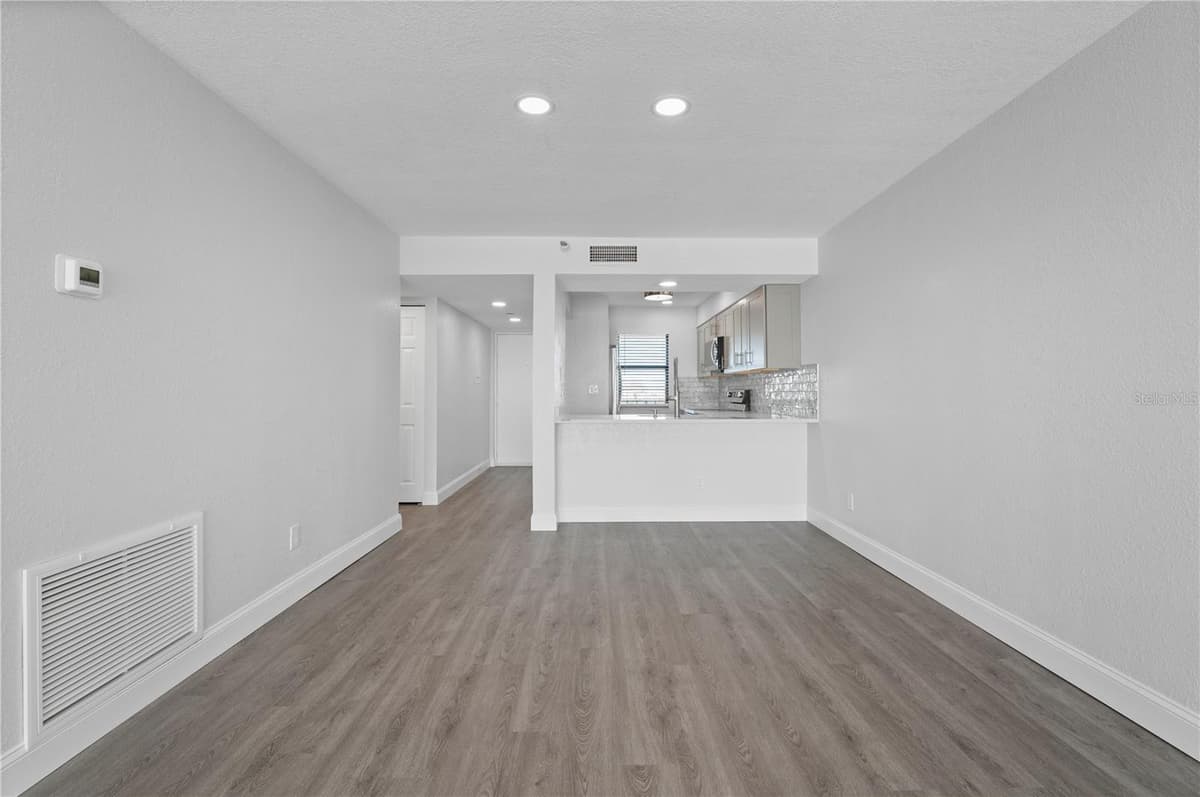 1751 BEACH ROAD — photo 16 of 35
