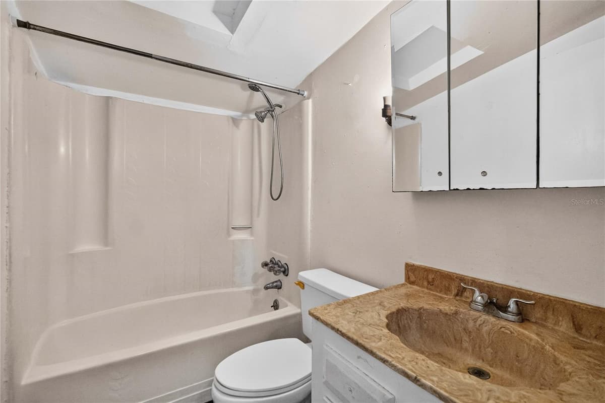 1103 BRACK STREET — photo 32 of 39
