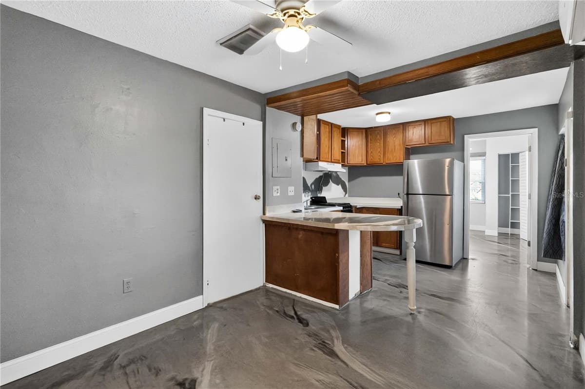 1103 BRACK STREET — photo 15 of 39
