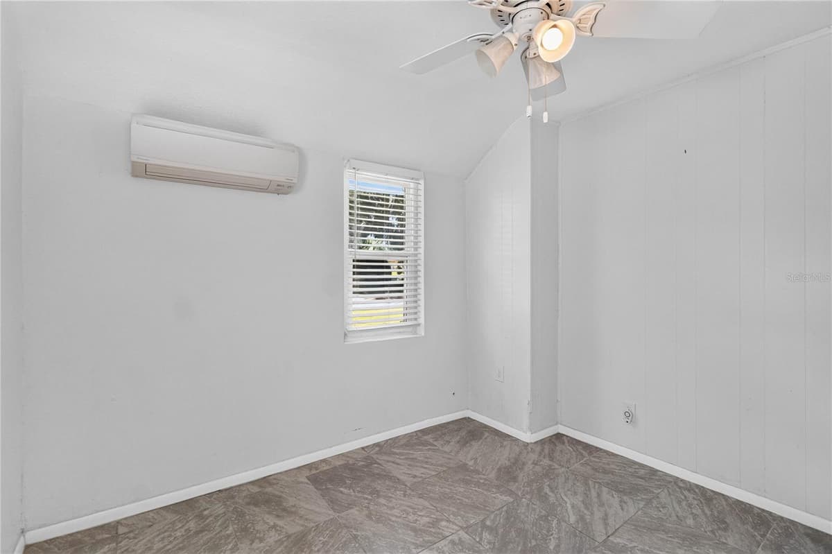 1103 BRACK STREET — photo 9 of 39
