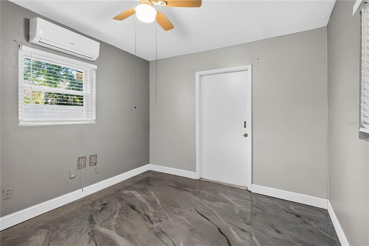 1103 BRACK STREET — photo 19 of 39