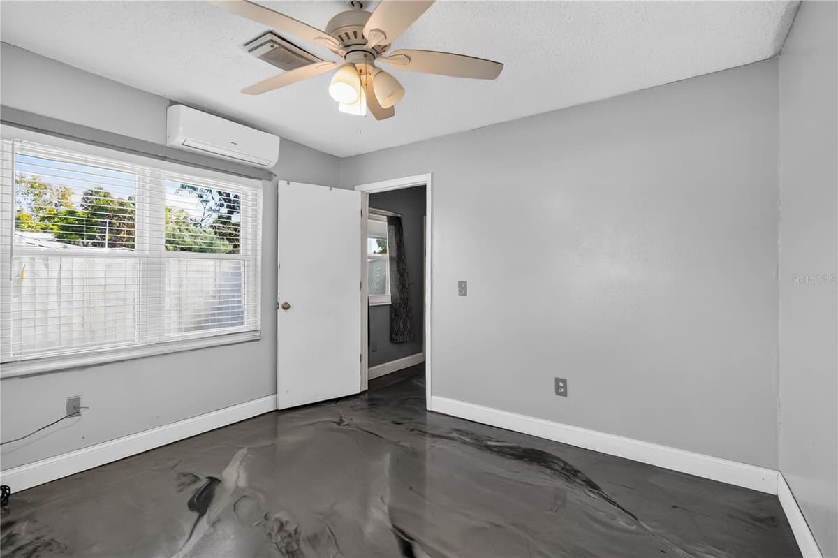 1103 BRACK STREET — photo 18 of 39