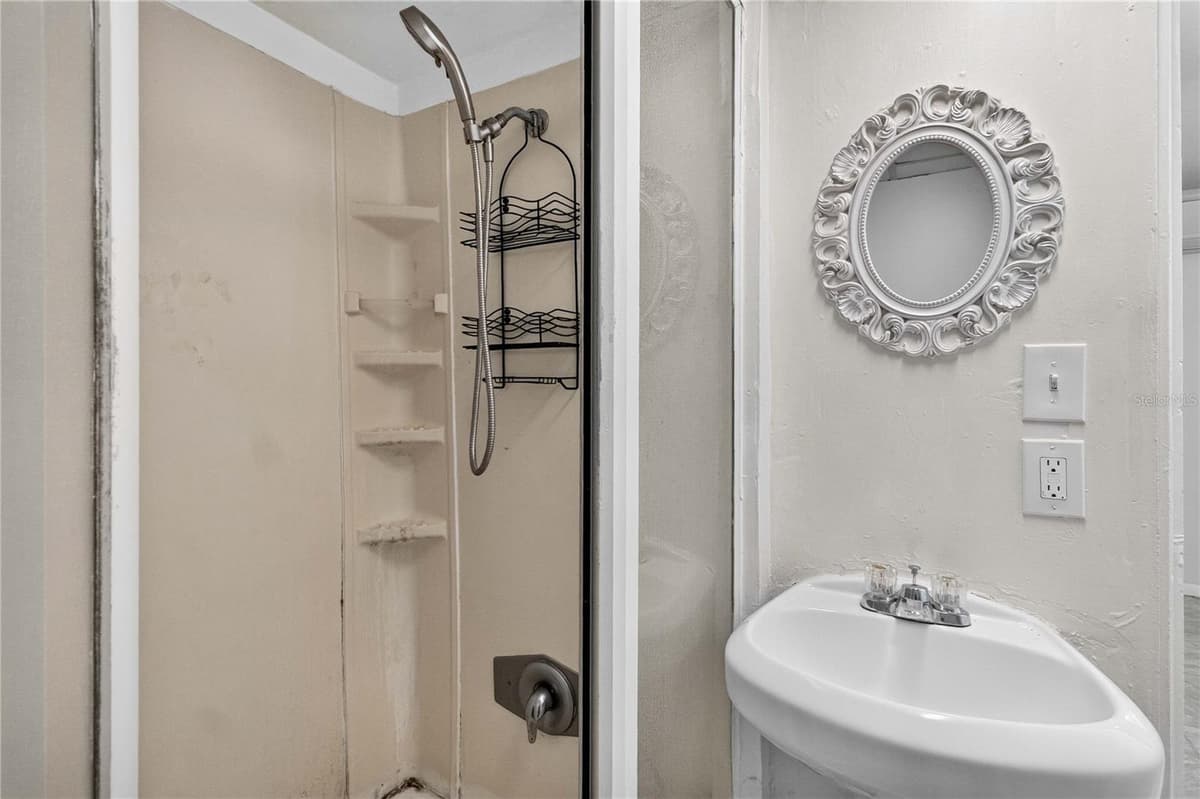 1103 BRACK STREET — photo 11 of 39