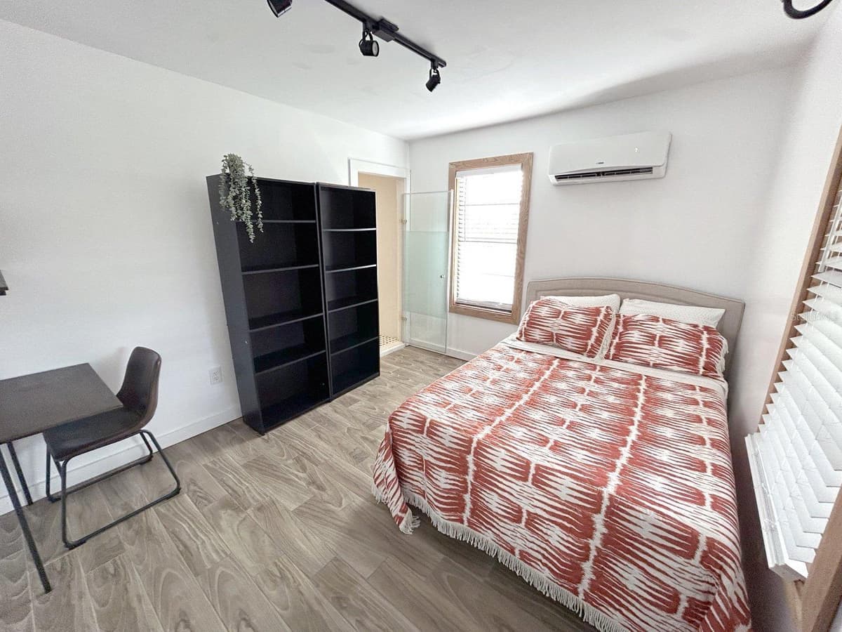 2440 9TH AVENUE — photo 4 of 17