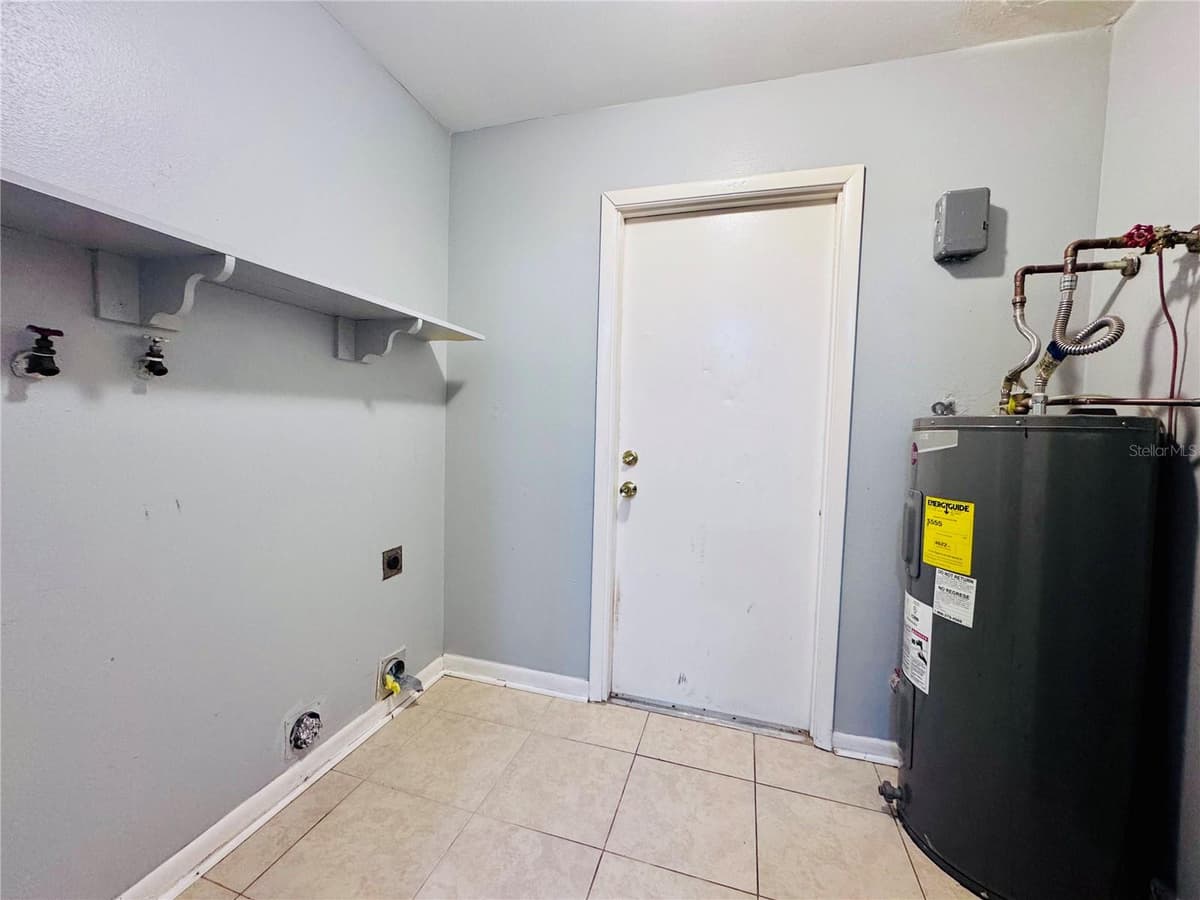 12358 ELGIN BOULEVARD — photo 14 of 17
