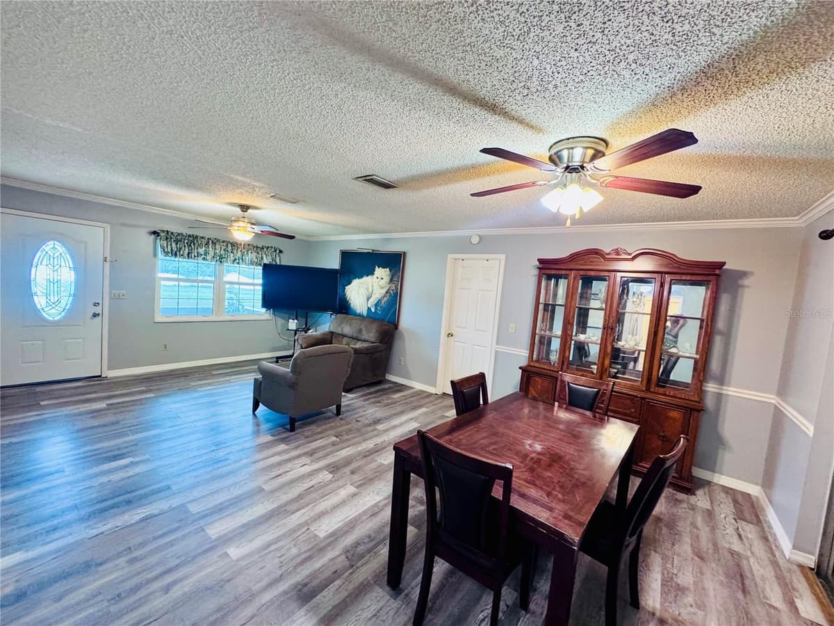 12358 ELGIN BOULEVARD — photo 4 of 17