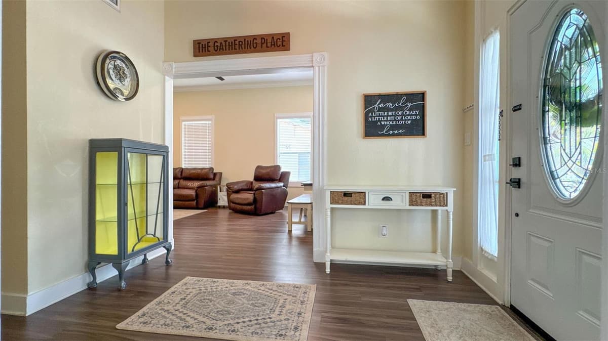 520 JACKSON AVENUE — photo 17 of 56