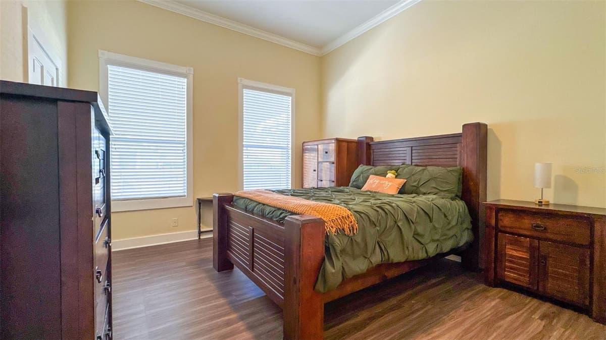 520 JACKSON AVENUE — photo 25 of 56