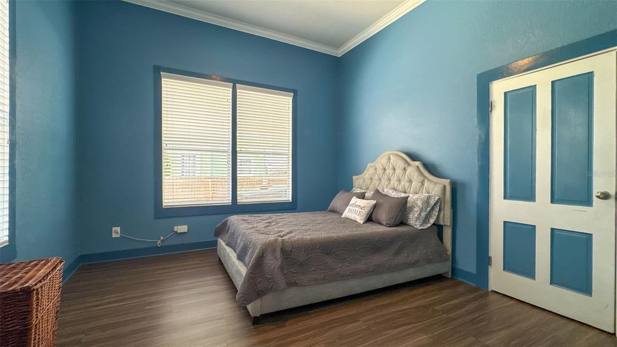 520 JACKSON AVENUE — photo 24 of 56