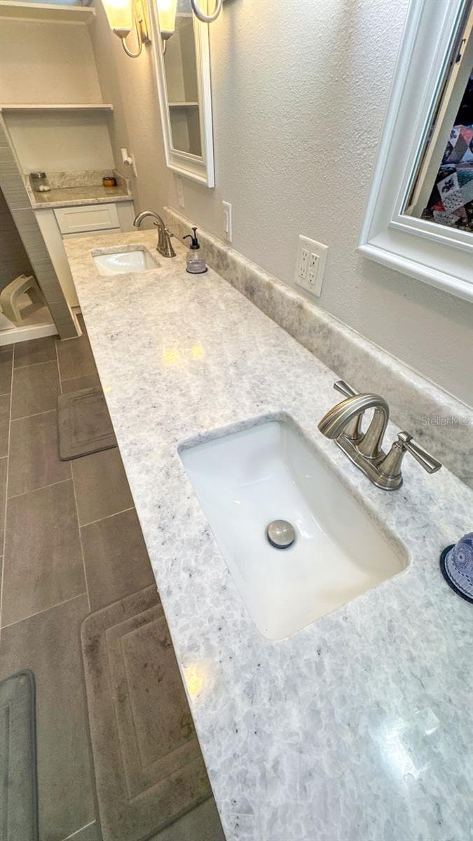 520 JACKSON AVENUE — photo 33 of 56