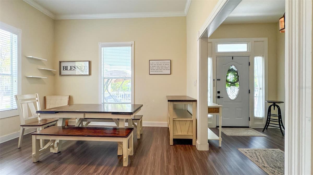 520 JACKSON AVENUE — photo 18 of 56