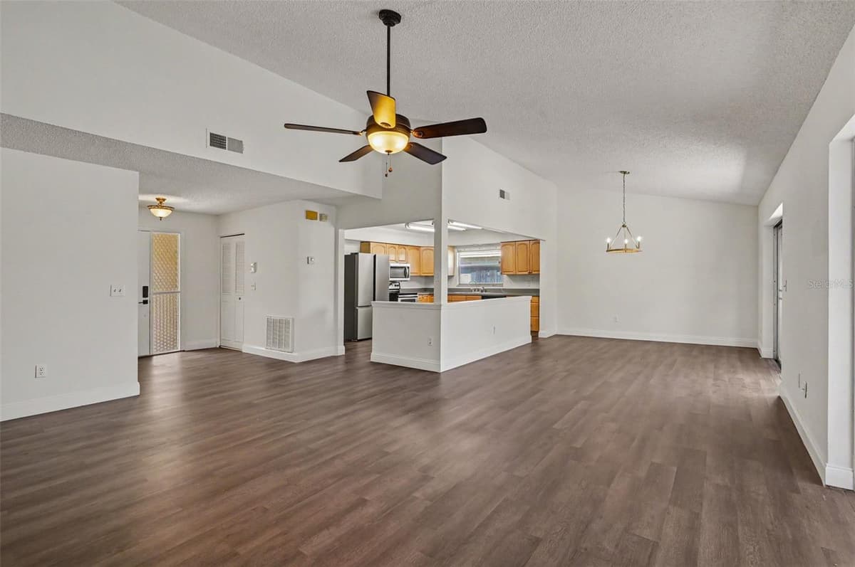 510 WAVECREST DRIVE — photo 6 of 29