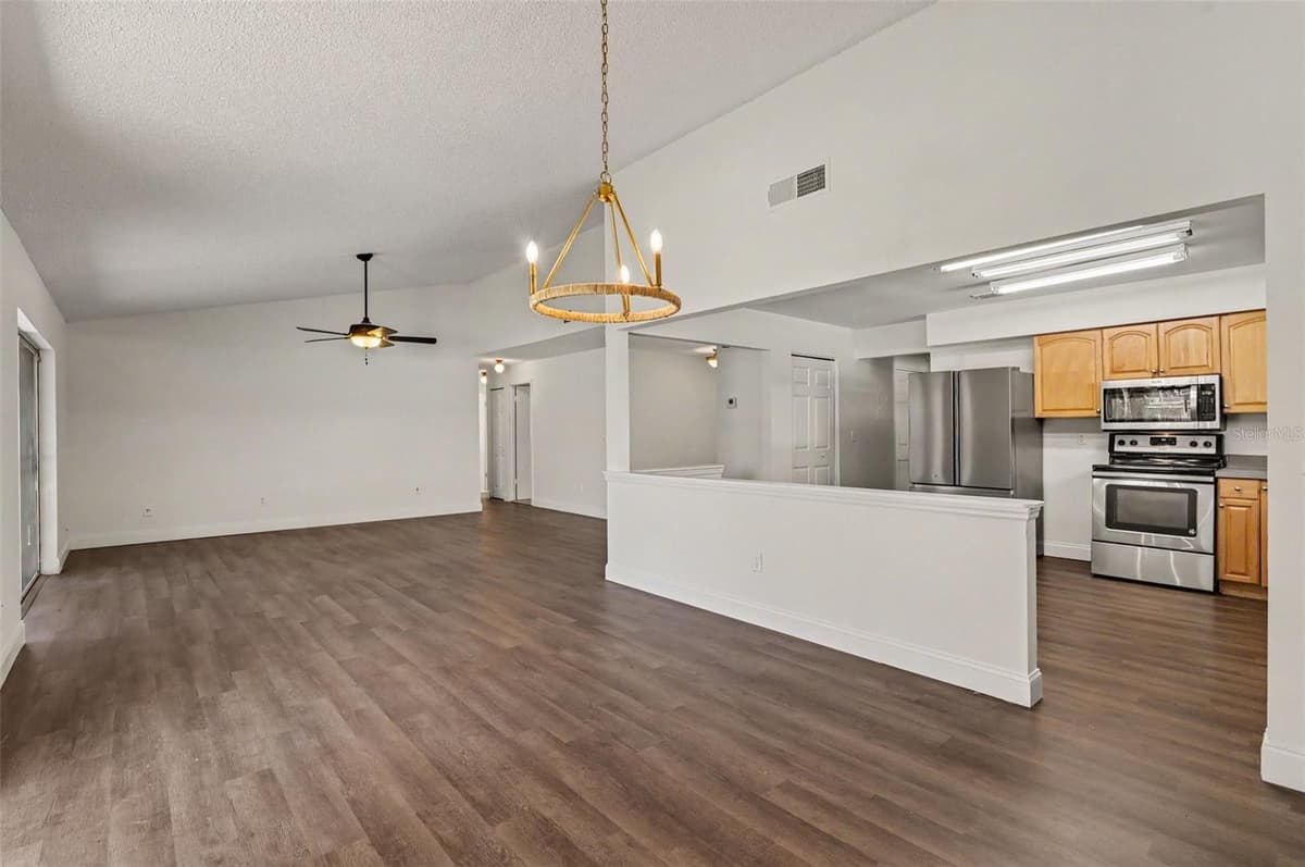 510 WAVECREST DRIVE — photo 7 of 29