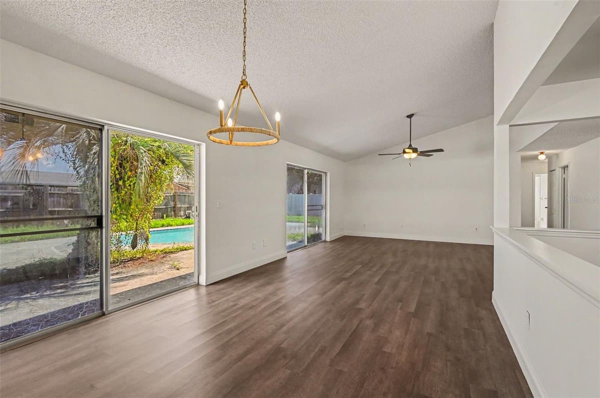 510 WAVECREST DRIVE — photo 8 of 29