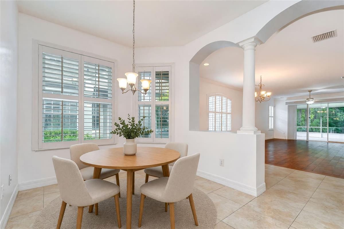 6026 SANDHILL RIDGE DRIVE — photo 6 of 31