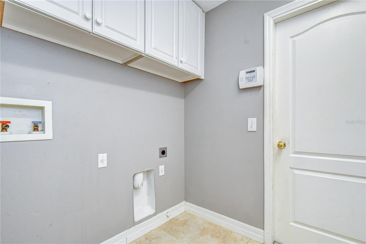 6026 SANDHILL RIDGE DRIVE — photo 26 of 31