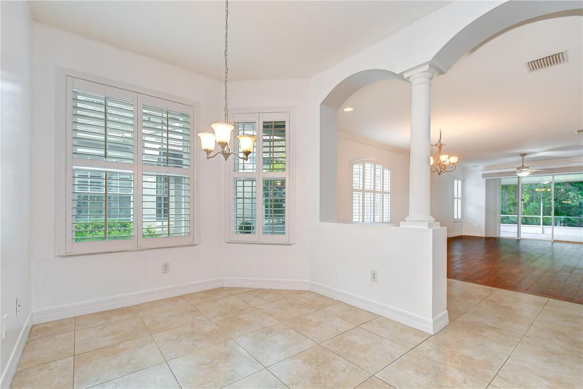 6026 SANDHILL RIDGE DRIVE — photo 7 of 31