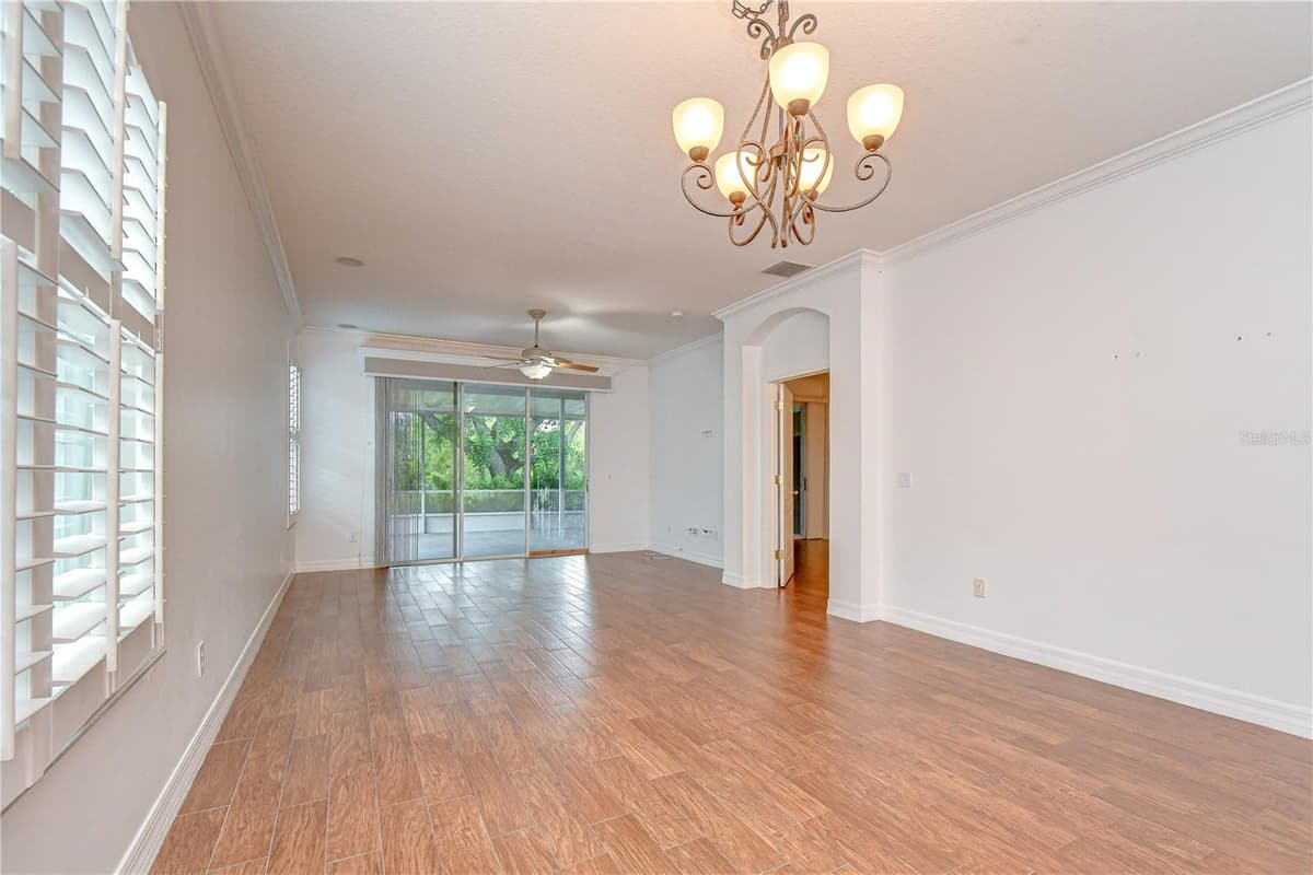 6026 SANDHILL RIDGE DRIVE — photo 9 of 31