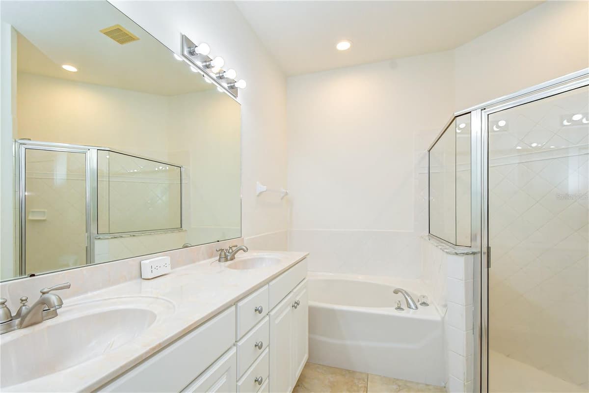 6026 SANDHILL RIDGE DRIVE — photo 20 of 31