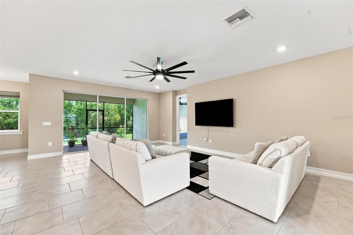14193 FORT MYERS AVENUE — photo 7 of 25
