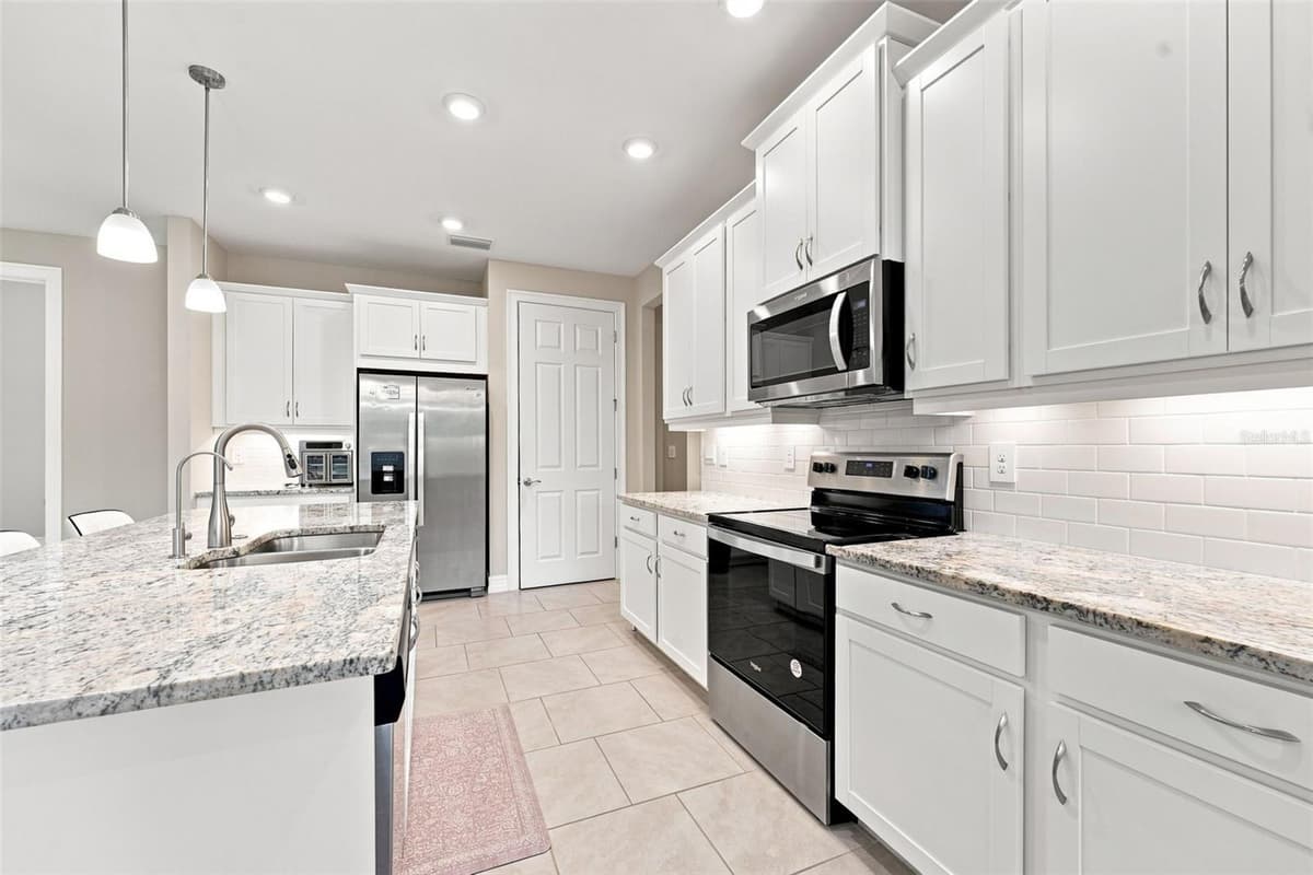 14193 FORT MYERS AVENUE — photo 4 of 25