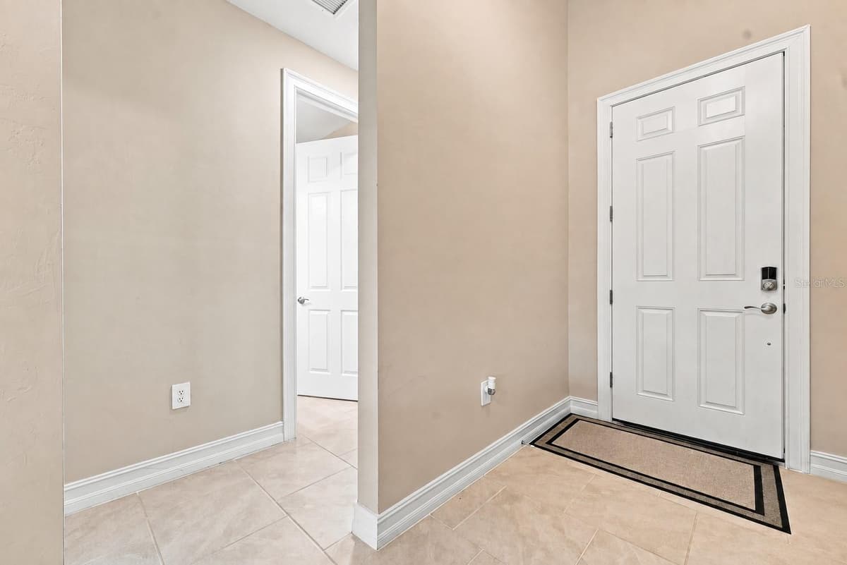 14193 FORT MYERS AVENUE — photo 5 of 25