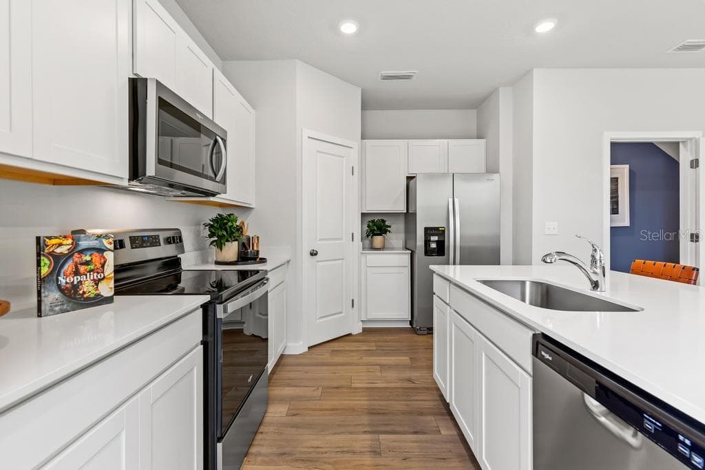 10729 WATERFIELD ROAD — photo 9 of 43