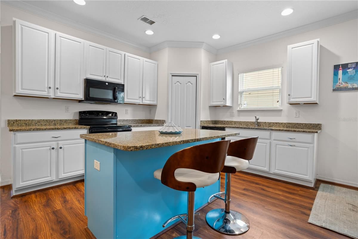 2916 MOONSTONE BEND — photo 7 of 37