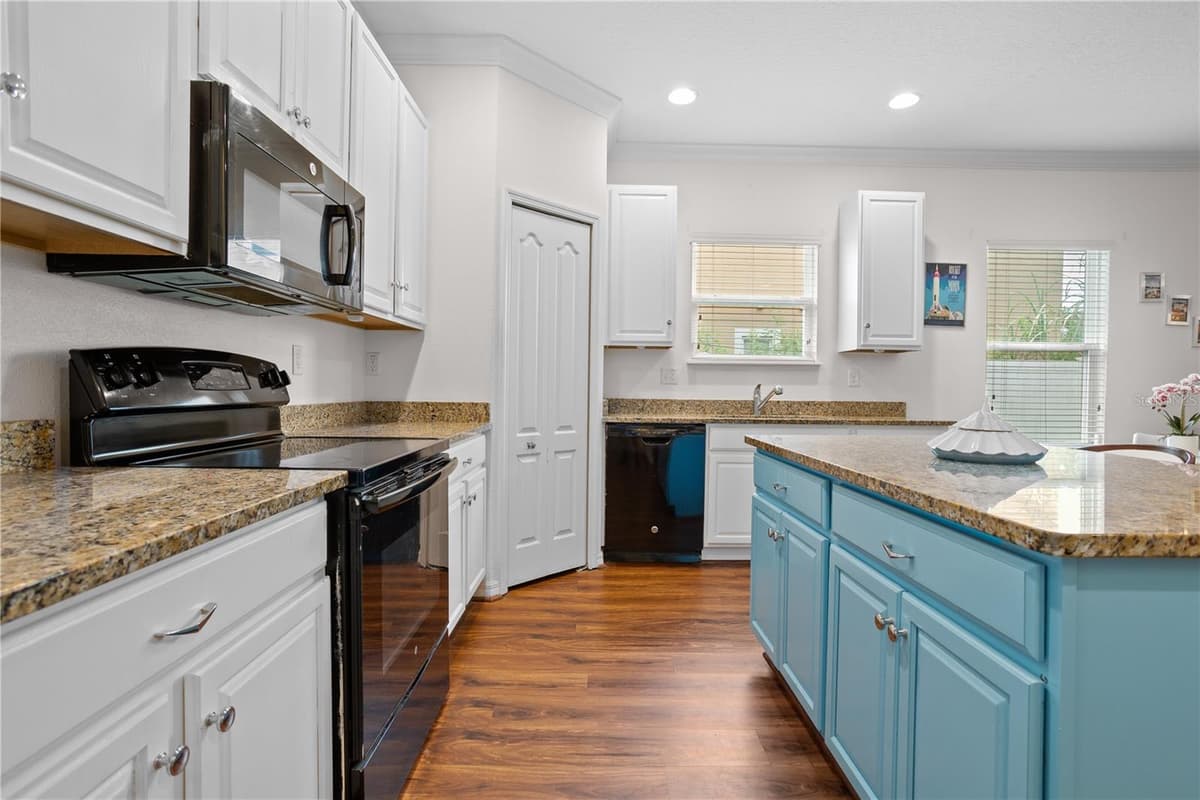 2916 MOONSTONE BEND — photo 9 of 37