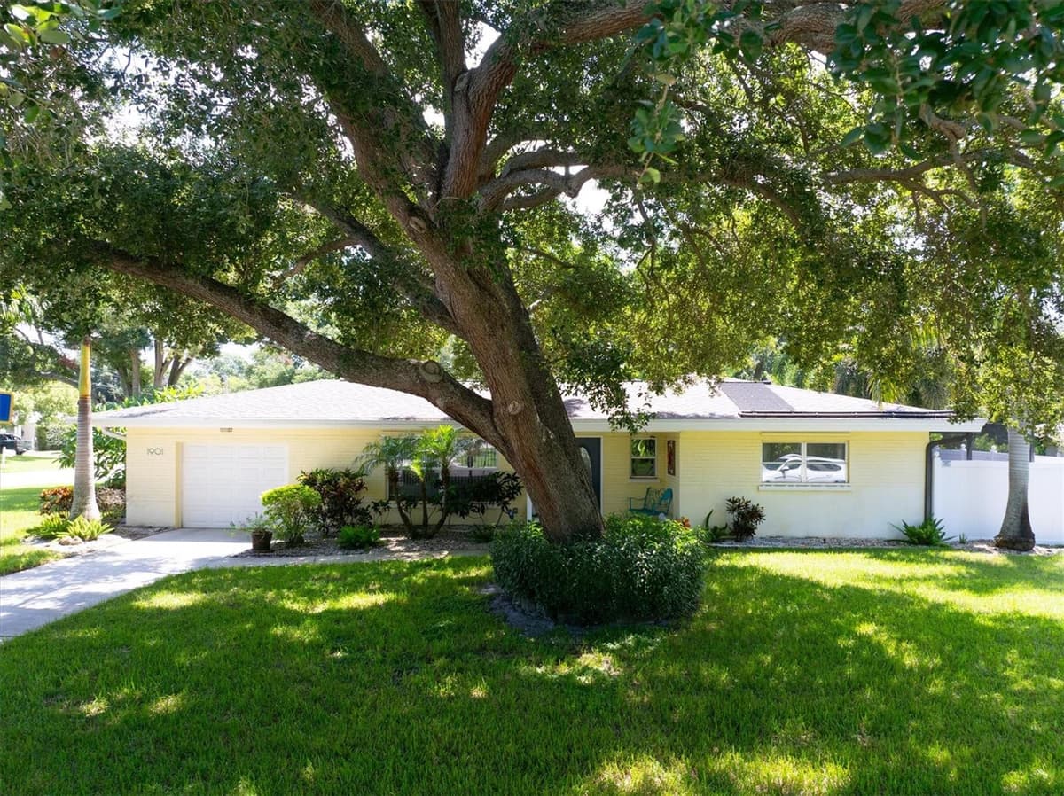 1901 MARLIN DRIVE — photo 49 of 71