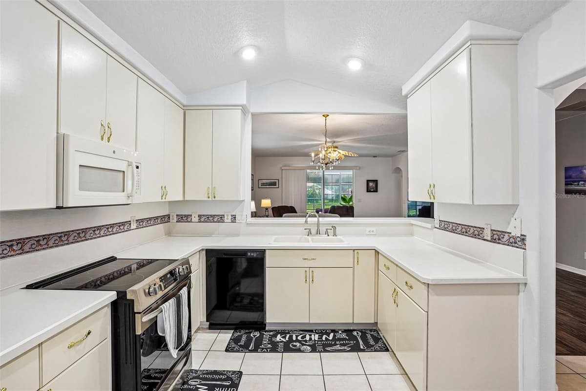 5964 BRITTANIA BOULEVARD — photo 8 of 37