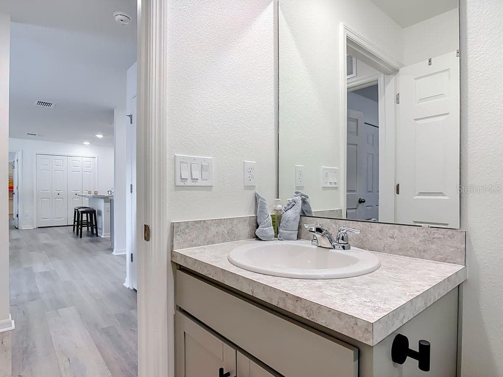35 RICHFIELD LANE — photo 25 of 46