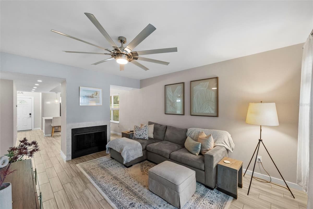 4811 BAYSHORE BOULEVARD — photo 13 of 32