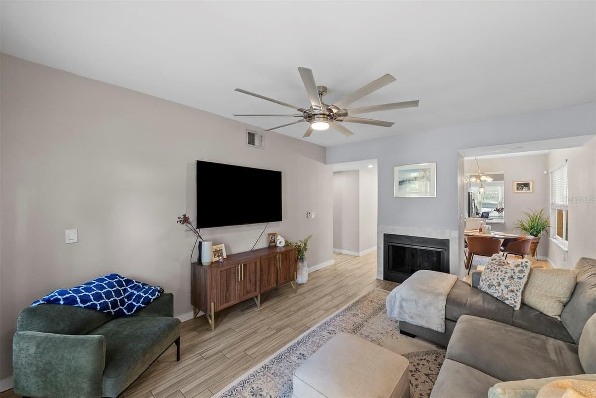4811 BAYSHORE BOULEVARD — photo 14 of 32