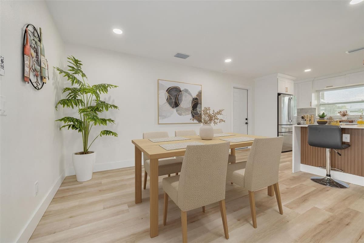 1673 CAMBRIDGE DRIVE — photo 8 of 34
