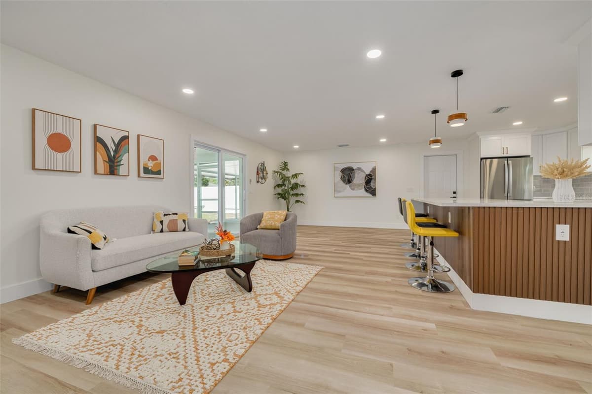 1673 CAMBRIDGE DRIVE — photo 3 of 34