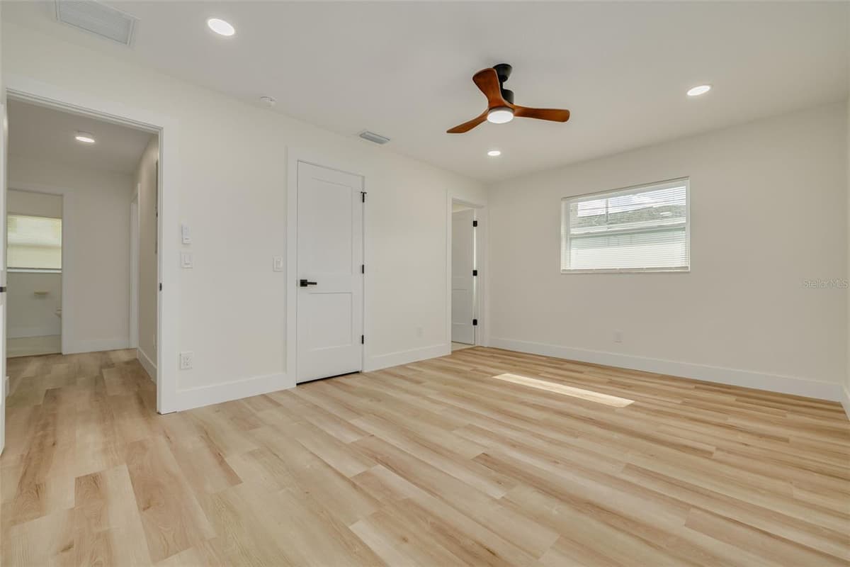 1673 CAMBRIDGE DRIVE — photo 18 of 34