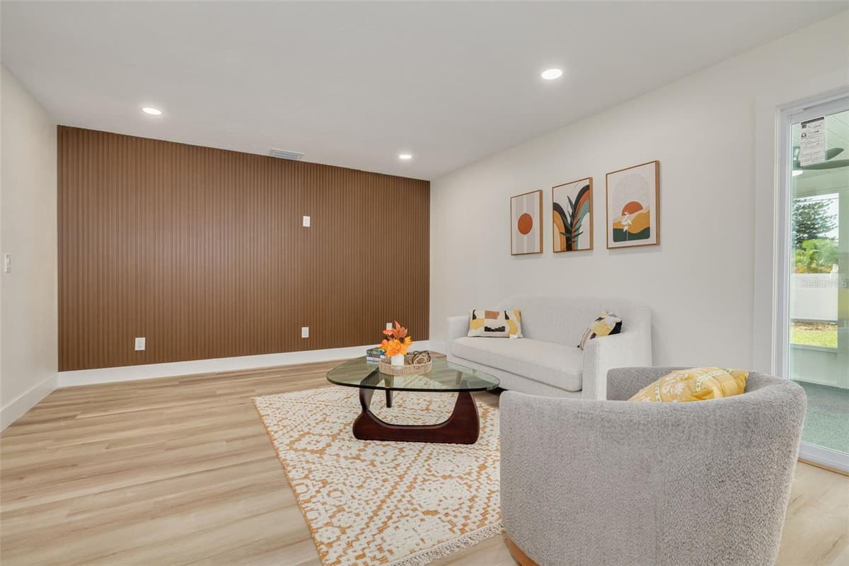 1673 CAMBRIDGE DRIVE — photo 5 of 34
