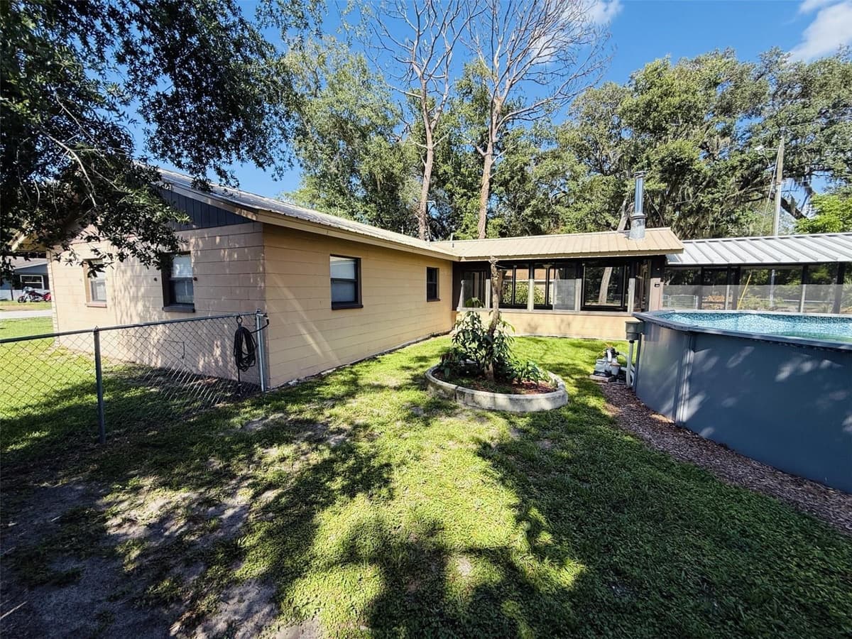 39048 BLUE JAY AVENUE — photo 9 of 30