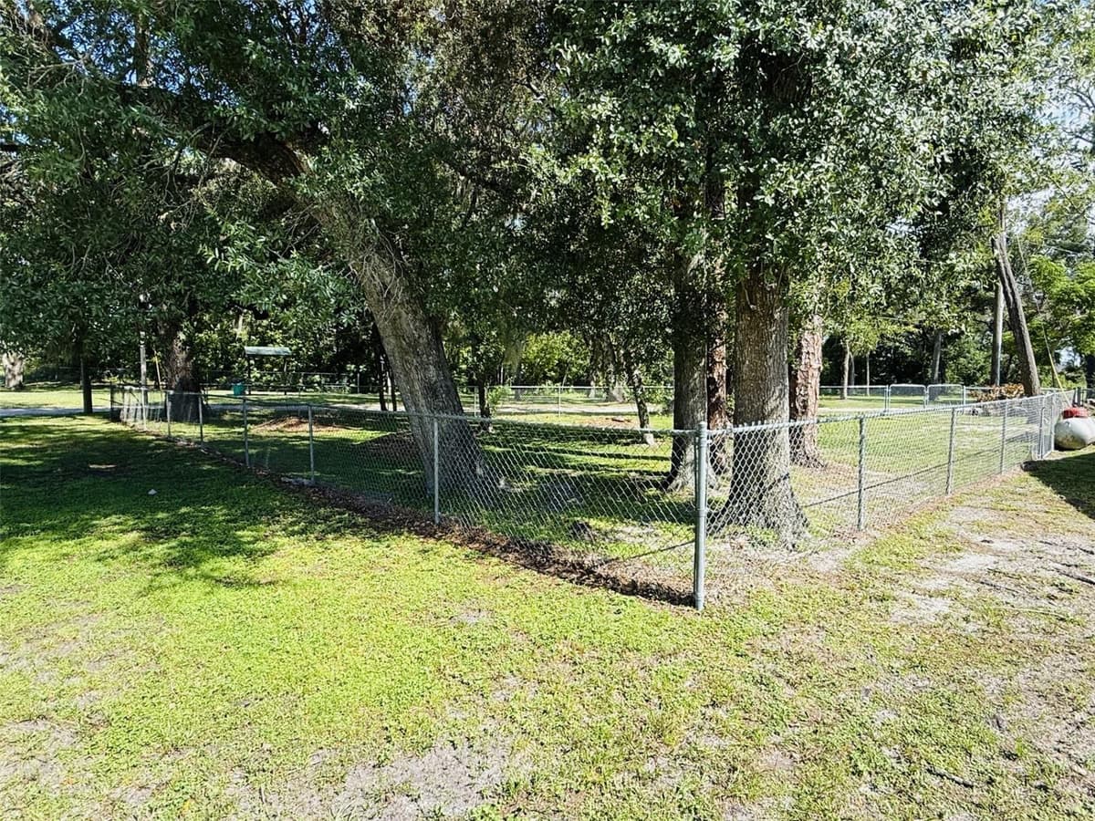 39048 BLUE JAY AVENUE — photo 3 of 30