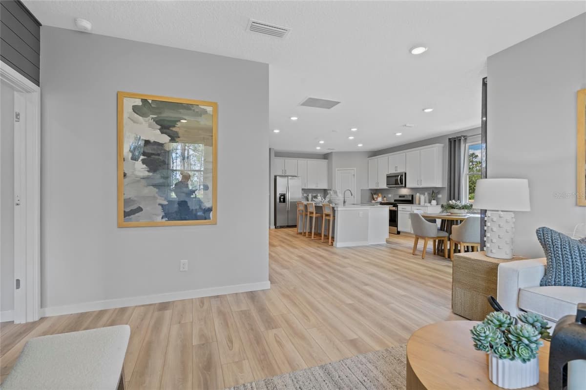 19 PERSEUS AVENUE — photo 14 of 36