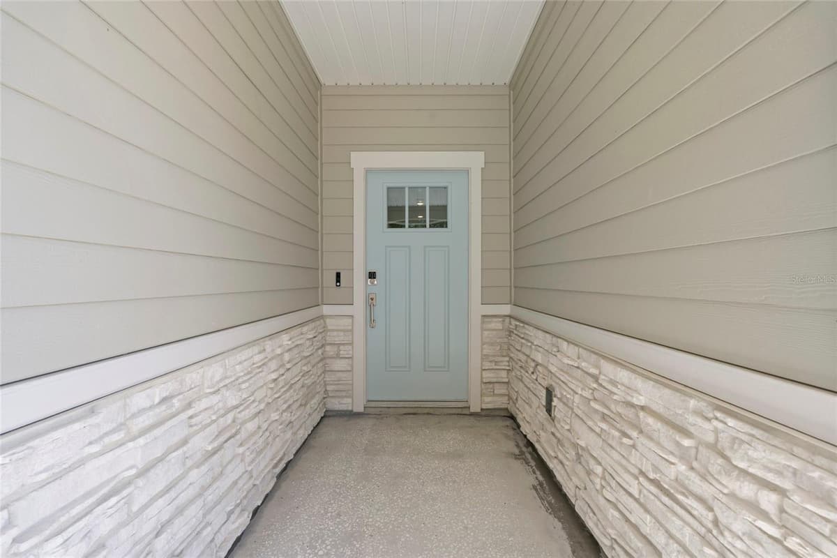 19 PERSEUS AVENUE — photo 9 of 36