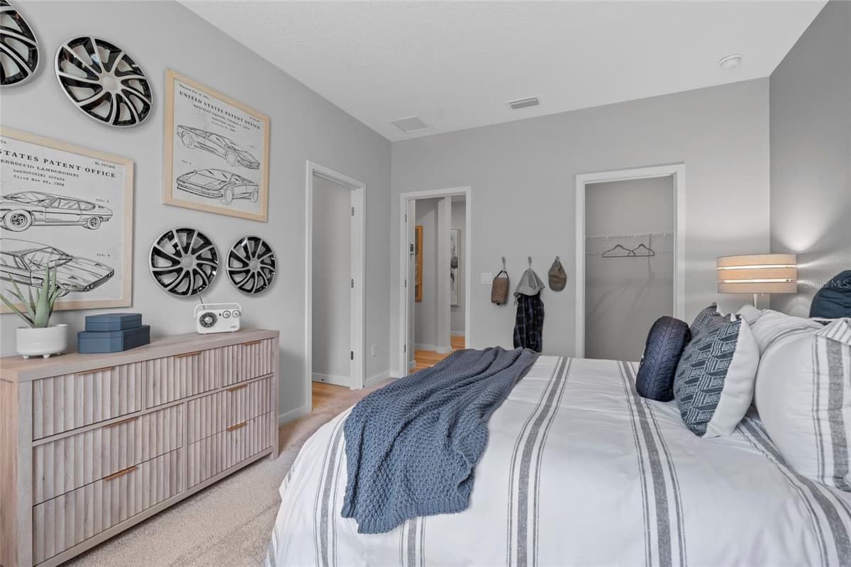 19 PERSEUS AVENUE — photo 17 of 36