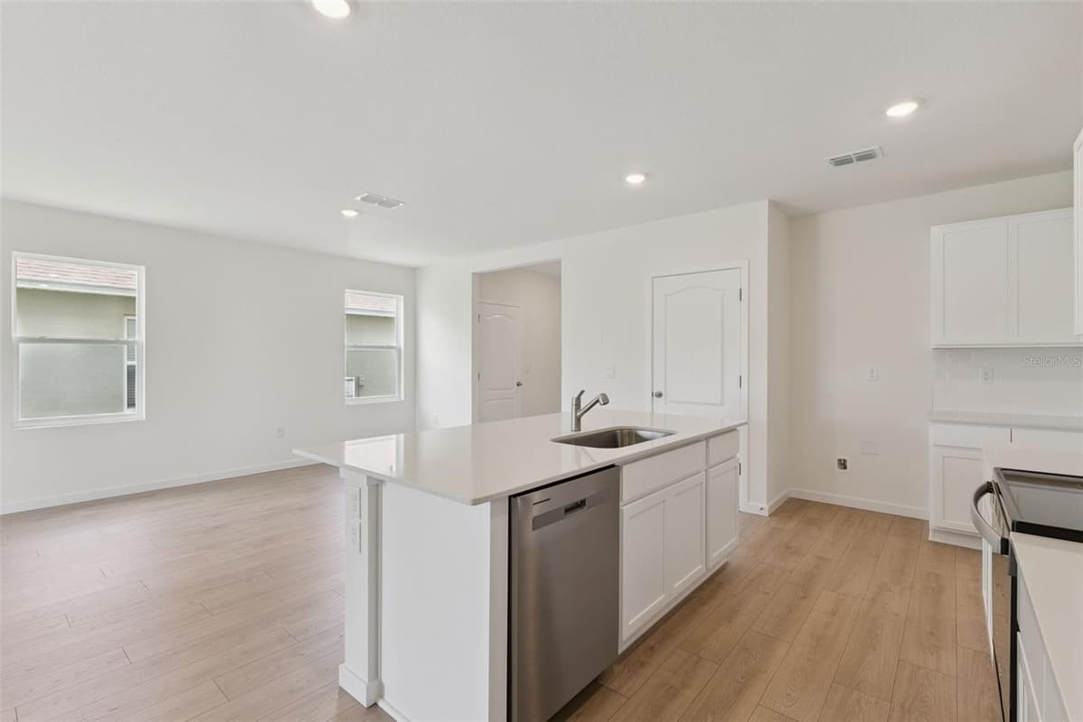 1908 HOWARD MESA DRIVE — photo 9 of 61