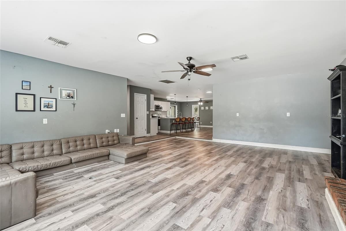 2112 MEADOW LARK ROAD — photo 11 of 53