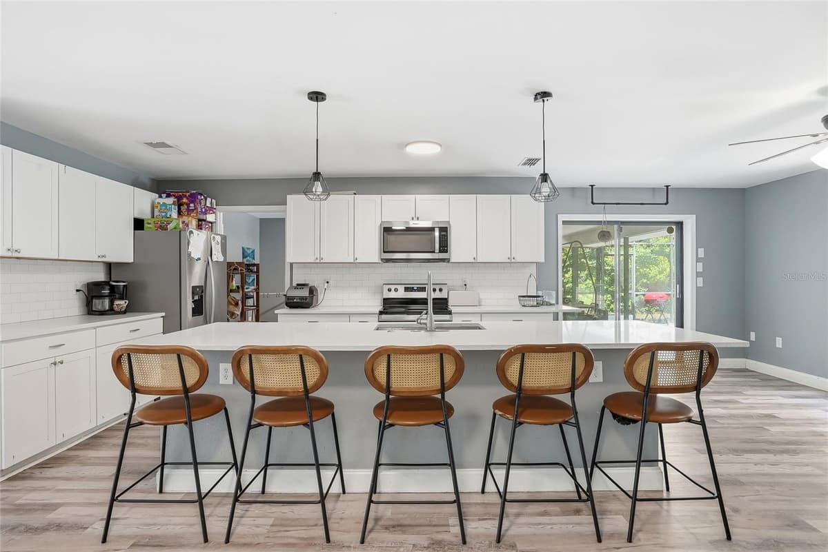 2112 MEADOW LARK ROAD — photo 14 of 53