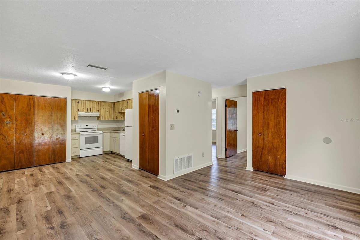 3800 17TH COURT — photo 6 of 40