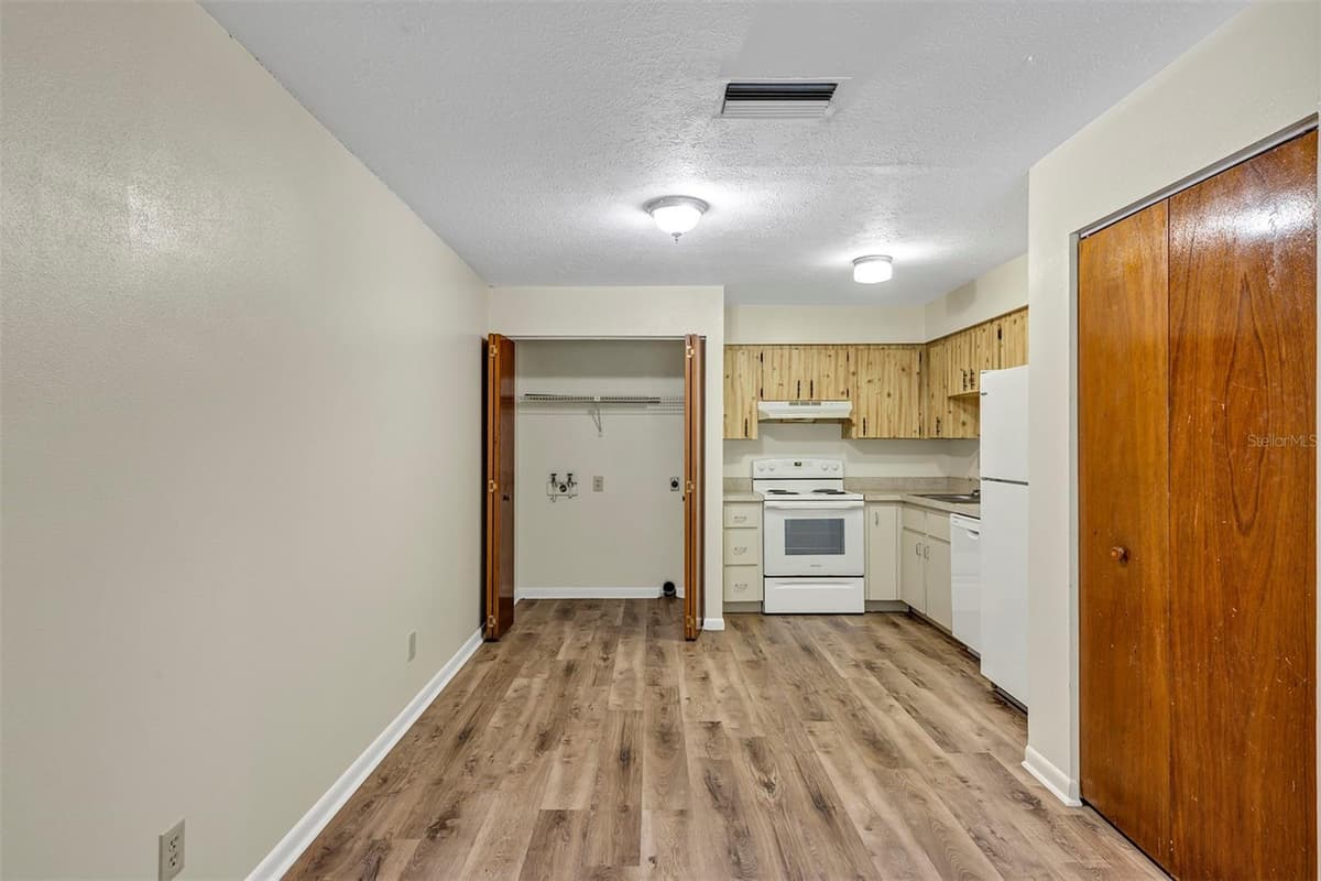 3800 17TH COURT — photo 8 of 40