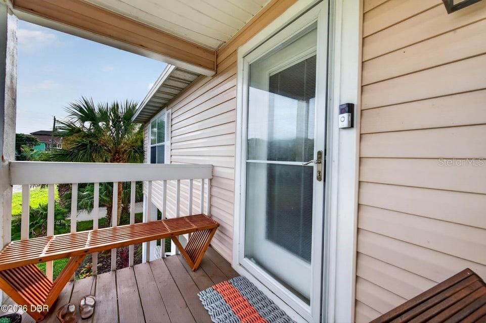 124 AVALON DRIVE — photo 3 of 35