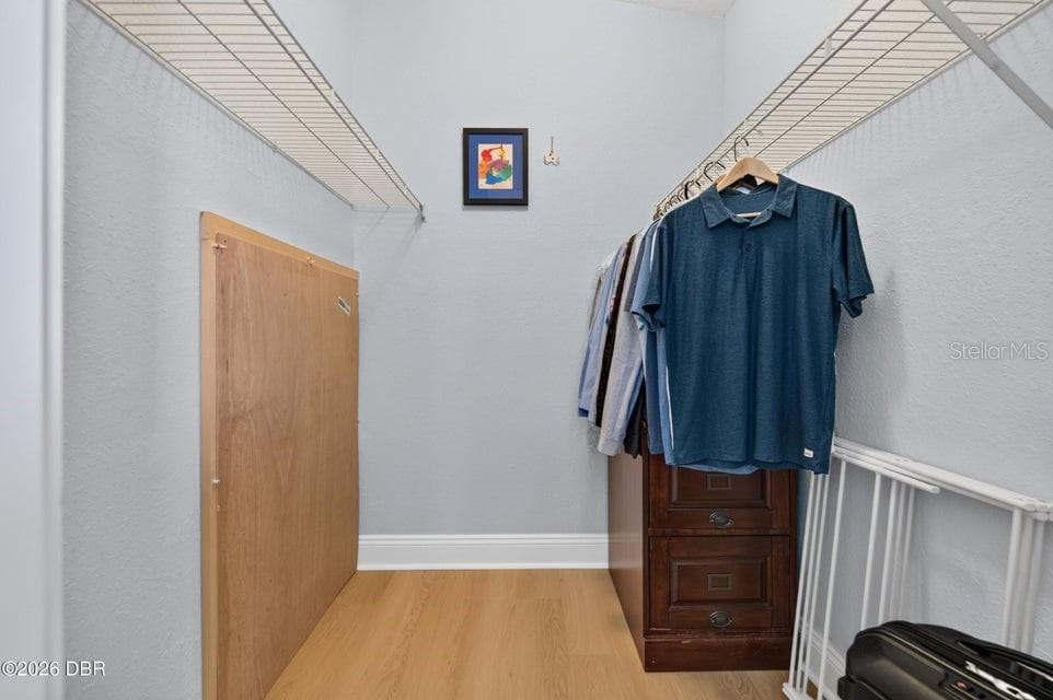 124 AVALON DRIVE — photo 16 of 35